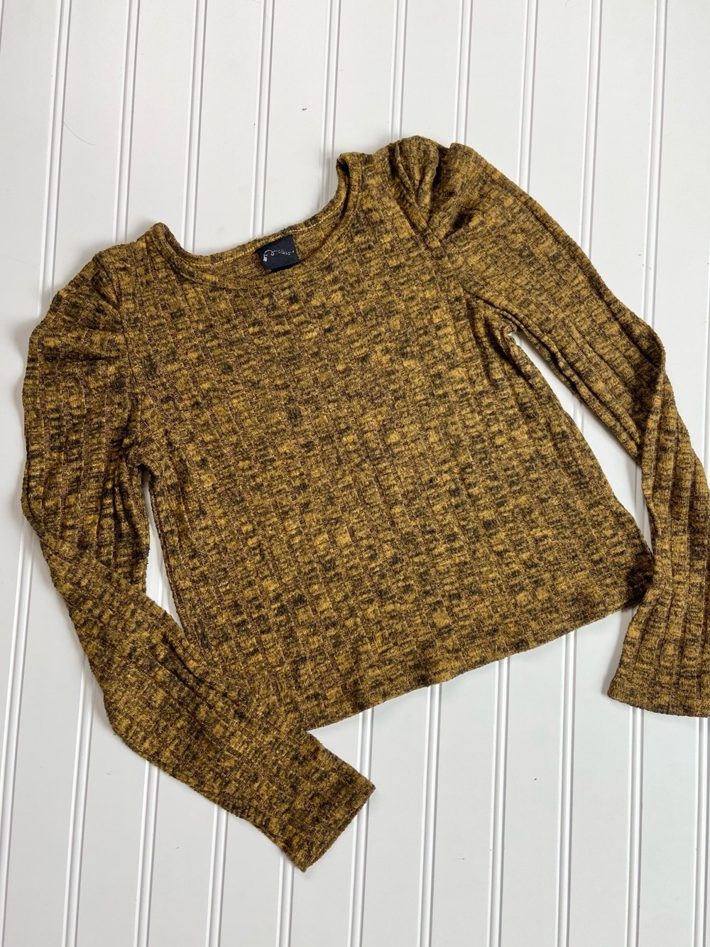 •Art Class• puff sleeve rib knit top
